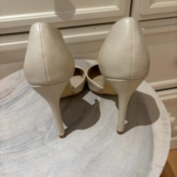 NWOT Size 6 Catherine Malandrino Cream heels - Picture 3 of 6
